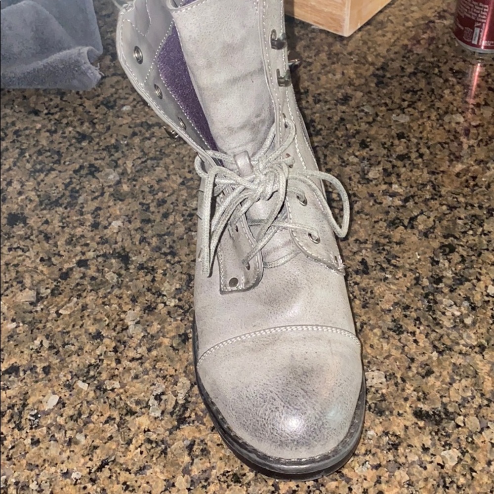 boots! - Picture 2 of 3